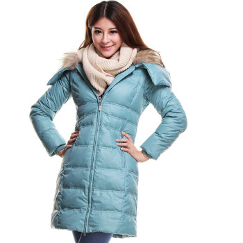 鸭宝宝Yabaobao反季清仓 湖水绿修身羽绒服，兼具温度与风度的冬季投资